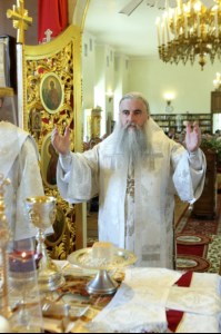Божественная литургия и панихида на Архиерейском подворье – храме во имя преподобного Серафима Саровского г.Саратова