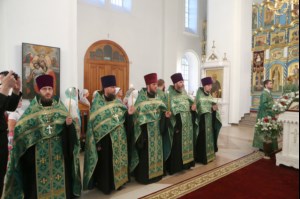 Всенощное бдение в Свято-Сергиевском женском монастыре села Алексеевка Базарно-Карабулакского района