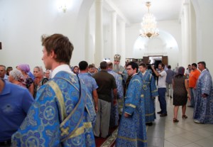 Всенощное бдение с чином Погребения Божией Матери в Свято-Троицком кафедральном соборе г. Вольска