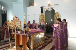 Божественная литургия в храме в честь Покрова Пресвятой Богородицы г.Петровска