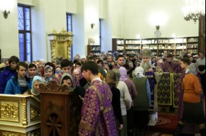 Всенощное бдение на Архиерейском подворье – храме во имя преподобного Серафима Саровского г.Саратова