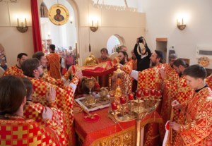 Божественная литургия на Архиерейском подворье — храме во имя святых равноапостольных Мефодия и Кирилла при СГУ в день памяти святых братьев