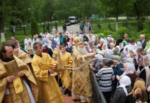 Божественная литургия в храме во имя святителя Луки (Войно-Ясенецкого), исповедника, при 3-й городской клинической больнице г. Саратова