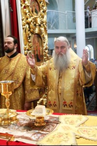 Божественная литургия в храме во имя Всех Святых, в земле Российской просиявших, г. Саратова