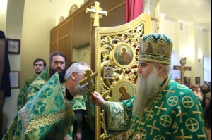 Божественная литургия на Архиерейском подворье — храме во имя преподобного Серафима Саровского г.Саратова