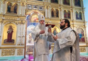 Божественная литургия в храме в честь Сошествия Святого Духа г. Саратова