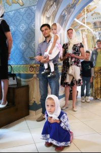 Крещальная литургия в Свято-Троицком соборе Саратова