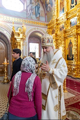 Божественная литургия в Свято-Троицком кафедральном соборе г. Саратова