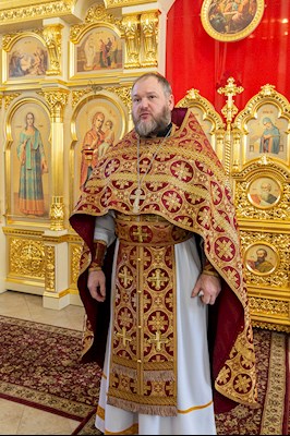 Божественная литургия в храме во имя святого благоверного князя Михаила Черниговского и боярина его Феодора на Увекском кладбище г. Саратова