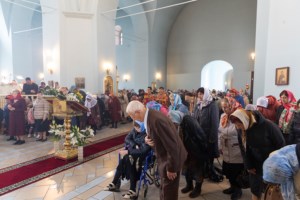 Божественная литургия в храме в честь Покрова Пресвятой Богородицы г. Петровска