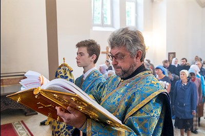 Божественная литургия в храма в честь иконы Божией Матери «Всех скорбящих Радость» г. Саратова
