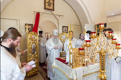 Божественная литургия в храме святых Царственных страстотерпцев г. Саратова