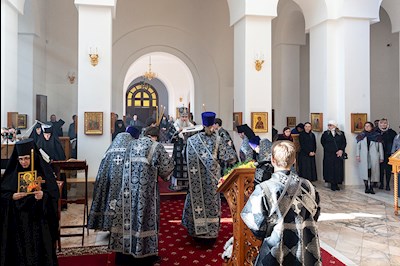 Литургия Преждеосвященных Даров и монашеский постриг в Свято-Алексиевском женском монастыре г. Саратова