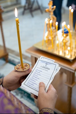Митрополит Игнатий совершил Божественную литургию в храме святителя Иоанна Златоуста в п. Зональный г. Саратова
