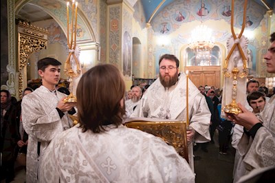 Митрополит Игнатий совершил всенощное бдение в Покровском соборе г. Саратова
