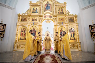 Митрополит Игнатий совершил Божественную литургию в храме Покрова Пресвятой Богородицы г. Петровска