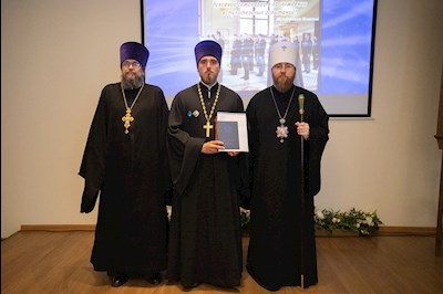 Митрополит Игнатий вручил дипломы выпускникам СПДС