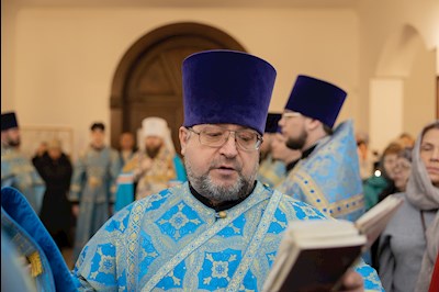 Митрополит Игнатий совершил всенощное бдение в храме святителя Тихона, епископа Воронежского, Задонского чудотворца, г. Саратова