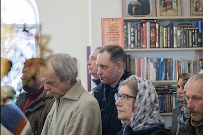 Митрополит Игнатий совершил Божественную литургию в Трехсвятительском храме г. Саратова