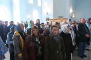 Божественная литургия в храме в честь Покрова Пресвятой Богородицы города Петровска