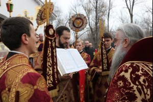 Божественная литургия в храме во имя священномученика Космы Саратовского