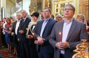 Великая Пасхальная вечерня в Покровском храме Саратова