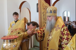 Божественная Литургия в храме святых первоверховных апостолов Петра и Павла г.Красноармейска