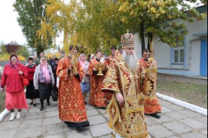 Божественная литургия в храме во имя мучениц Веры, Надежды, Любови и матери их Софии поселка Светлый Татищевского района