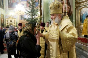 Митрополит Лонгин совершил Великую Рождественскую вечерню в Покровском храме Саратова