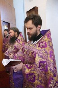 Божественная литургия в храме великомученика Георгия Победоносца г. Саратова