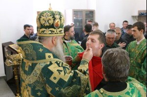 Божественная литургия в храме блаженной Ксении Петербургской г. Саратова на территории ИТК УШ-382/33