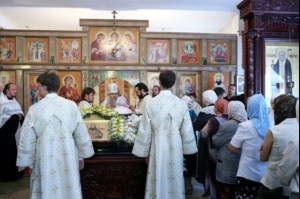 Божественная литургия в храме во имя святителя Тихона, епископа Воронежского, Задонского чудотворца г.Саратова