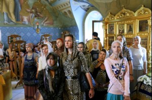 Епископ Пахомий совершил Божественную литургию в Свято-Троицком кафедральном соборе Саратова