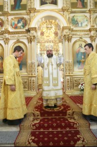 Божественная литургия и молебен у мощей святого равноапостольного князя Владимира в Покровском храме г.Саратова