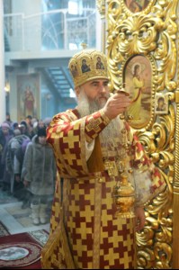 Божественная литургия в храме во имя Всех Святых, в земле Российской просиявших г. Саратова