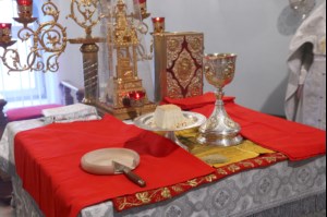 Божественная литургия и панихида в храме во имя святителя и чудотворца Николая на Елшанском кладбище г. Саратова