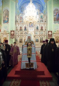 Всенощное бдение в храме в честь Покрова Пресвятой Богородицы г.Саратова