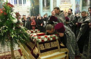 Митрополит Лонгин совершил утреню с Чином погребения