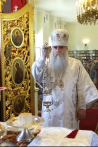 Божественная литургия и панихида на Архиерейском подворье – храме во имя преподобного Серафима Саровского г.Саратова