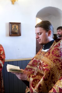 Божественная литургия в храме в честь Рождества Христова с. Вязовка Татищевского района