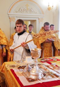 Божественная литургия на Архиерейском подворье — храме во имя святого апостола и евангелиста Иоанна Богослова при Саратовской православной духовной семинарии
