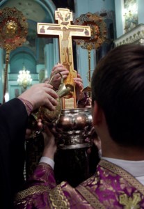 Всенощное бдение c Чином Воздвижения Креста в храме в честь Сошествия Святого Духа города Саратова