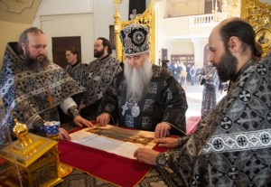 Литургия Преждеосвященных Даров на Архиерейском подворье — храме во имя святого апостола и евангелиста Иоанна Богослова при Саратовской православной духовной семинарии