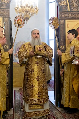 Божественная литургия в храме во имя первоверховных апостолов Петра и Павла г. Саратова