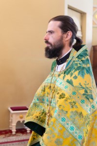 Божественная литургия в храме в честь Покрова Пресвятой Богородицы г. Саратова