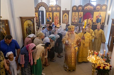Всенощное бдение в храме во имя святых первоверховных апостолов Петра и Павла г. Саратова