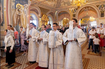 Божественная литургия в Свято-Троицком кафедральном соборе г. Саратова