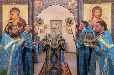 Божественная литургия в храме в честь Владимирской иконы Божией Матери с. Багаевка