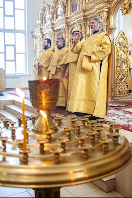 Митрополит Игнатий совершил Божественную литургию в храме Казанской иконы Божией Матери г. Саратова