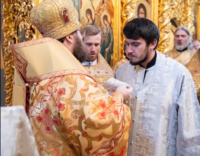 Митрополит Игнатий совершил Божественную литургию в Свято-Троицком кафедральном соборе г. Саратова